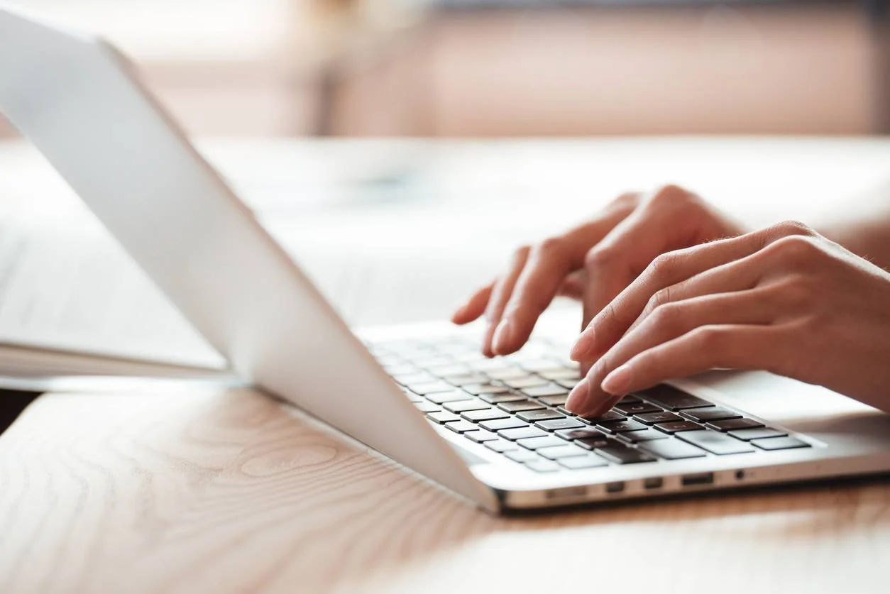 Rédaction d’annonces professionnelles : les éléments clés à ne pas oublier